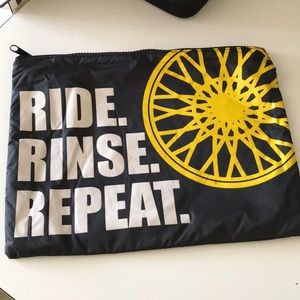 Mantra Soulcycle Pouch